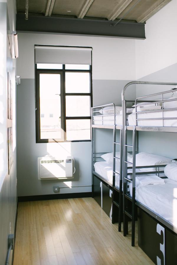 Bed 4-Bed Female Dormitory Room Private Bathroom
